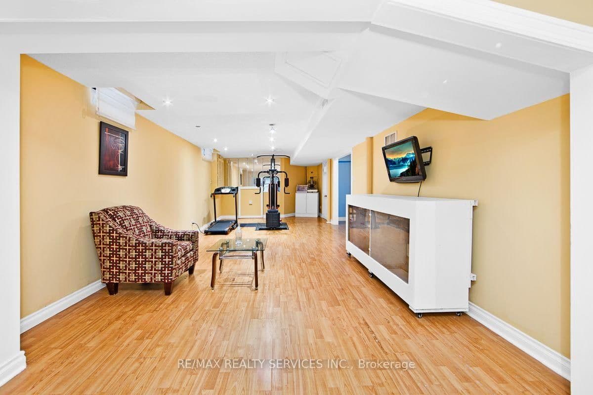 64 Strickland Drive thumbnail 29