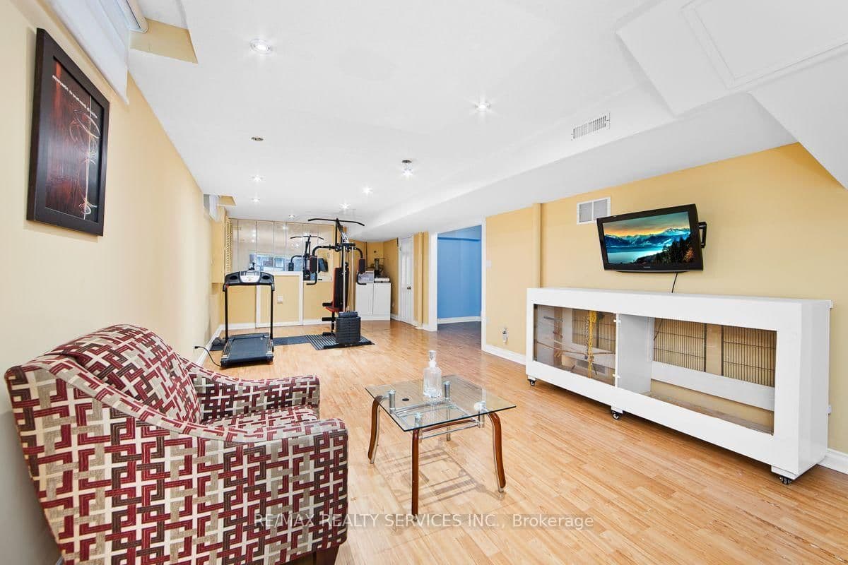 64 Strickland Drive thumbnail 30