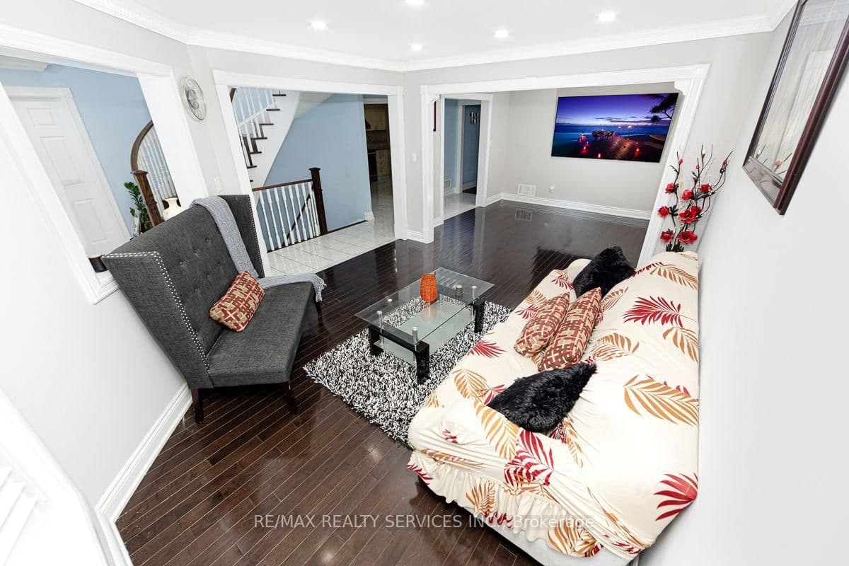 64 Strickland Drive thumbnail 9