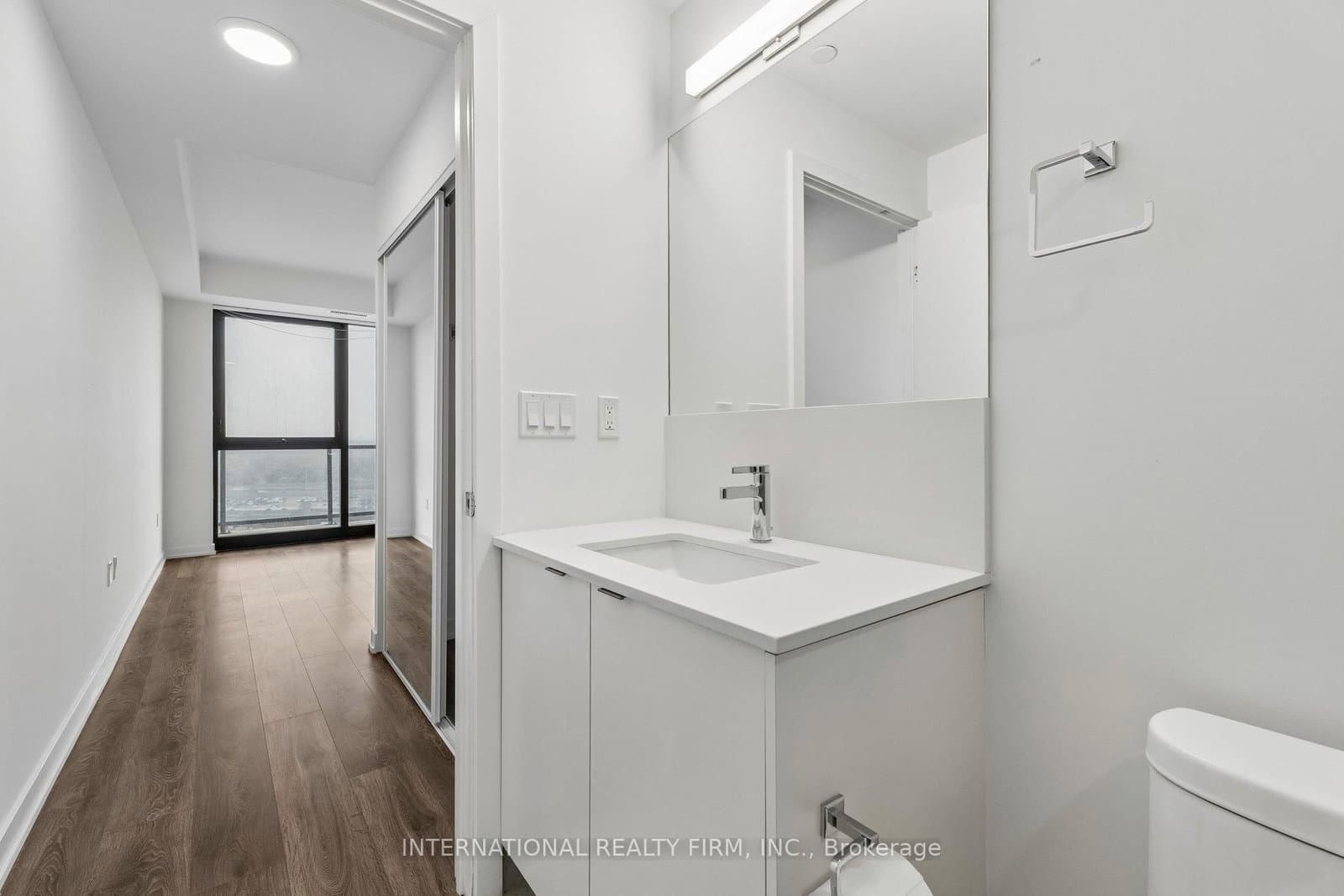 1606 Charles Street, Unit 1701 thumbnail 18