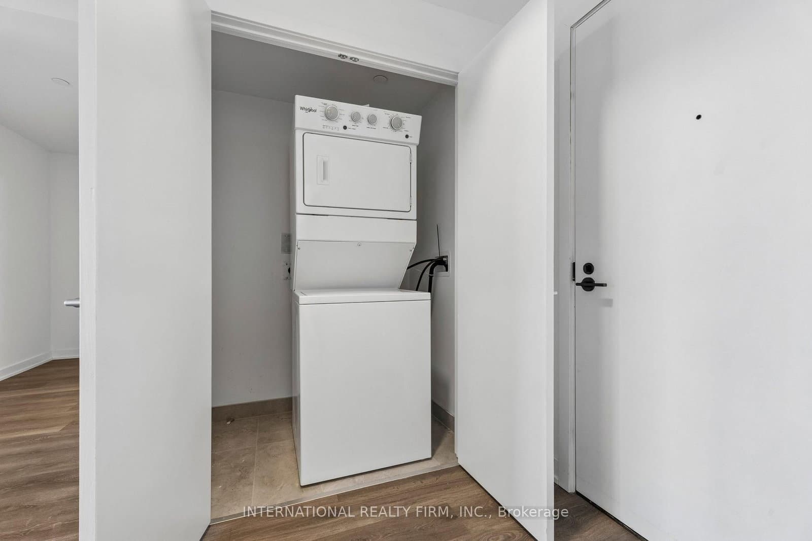 1606 Charles Street, Unit 1701 thumbnail 20