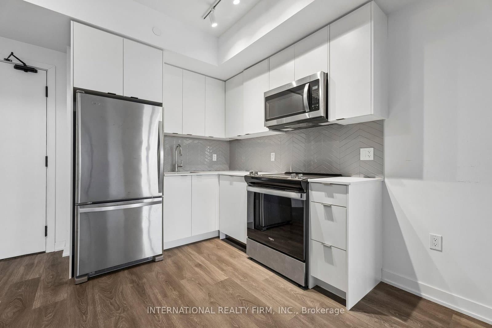 1606 Charles Street, Unit 1701 thumbnail 8