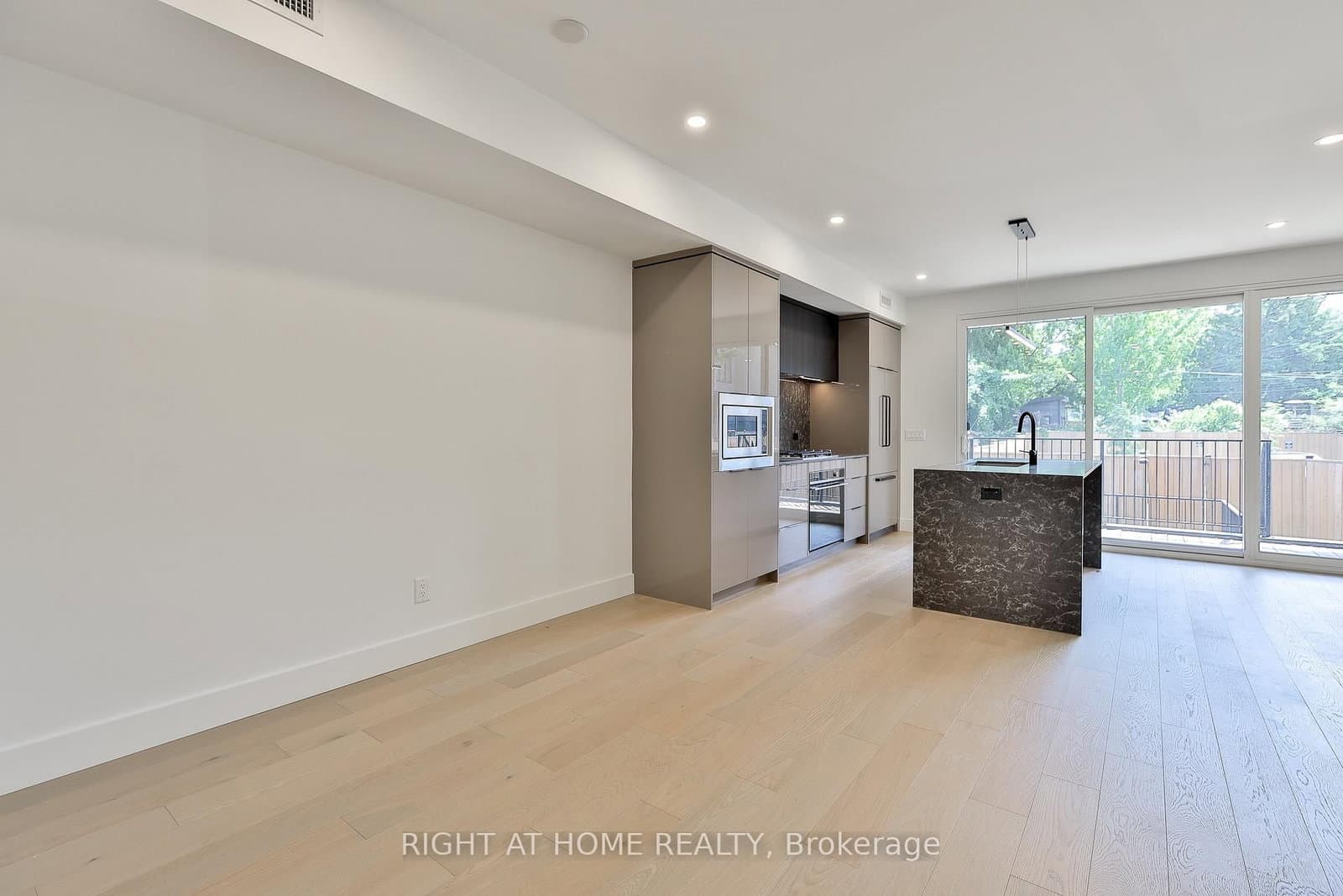 2343 Gerrard Street E, Unit Ground Floor thumbnail 4