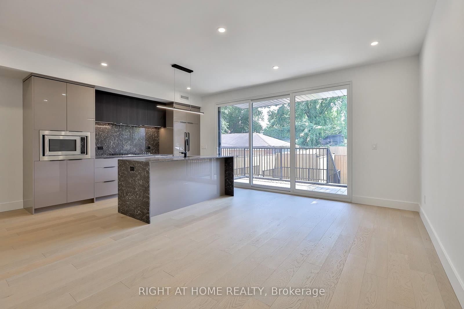 2343 Gerrard Street E, Unit Ground Floor thumbnail 5