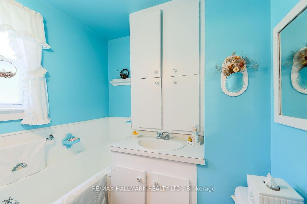 40 Pinegrove Avenue thumbnail 13