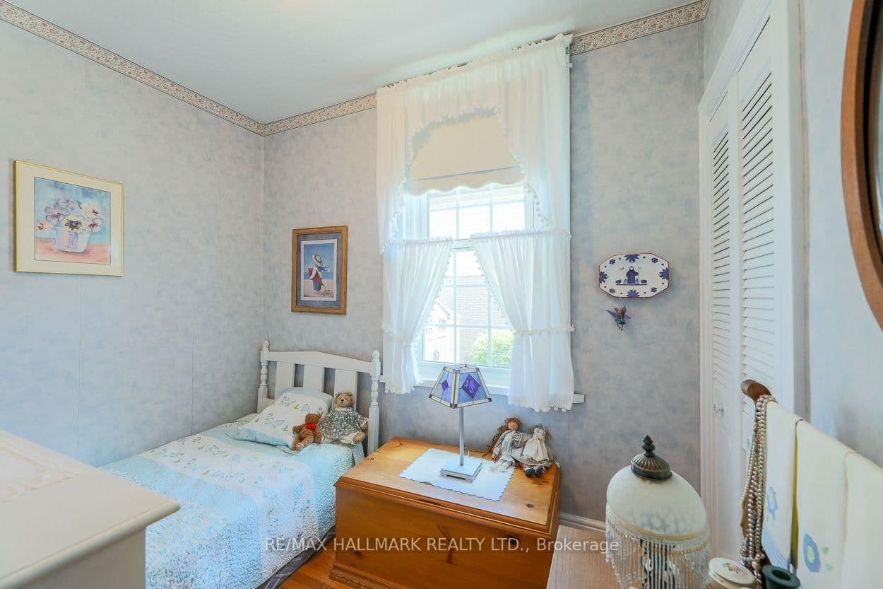 40 Pinegrove Avenue thumbnail 14