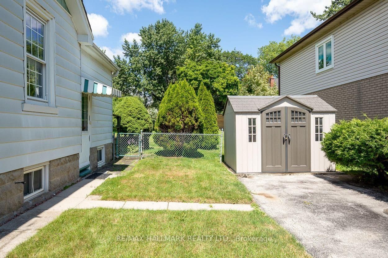 40 Pinegrove Avenue thumbnail 20