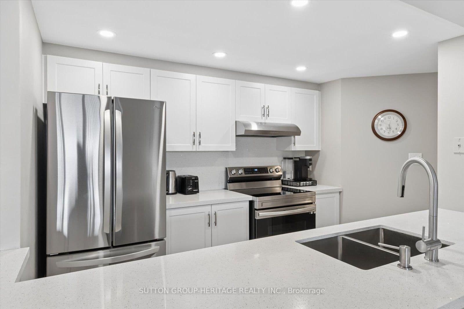 712 Rossland Road E, Unit 615 thumbnail 10