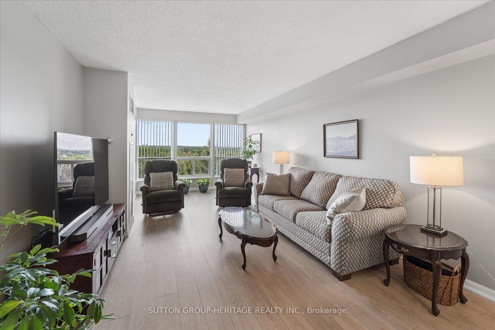 712 Rossland Road E, Unit 615 thumbnail 19