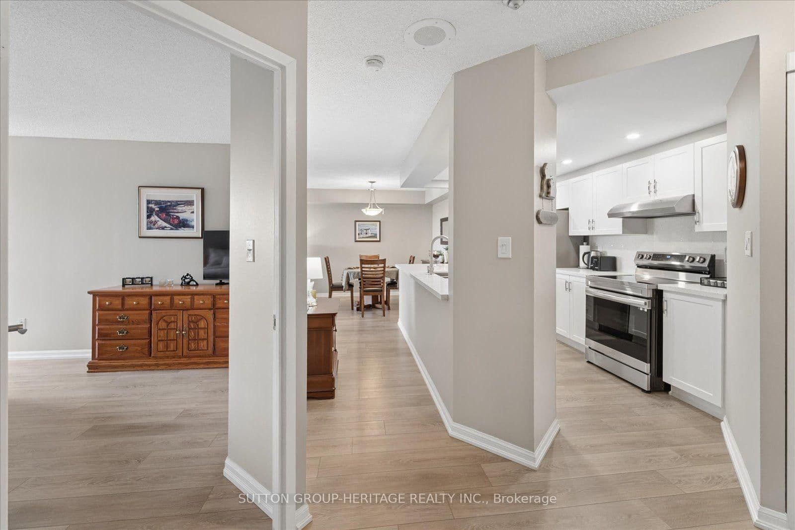 712 Rossland Road E, Unit 615 thumbnail 26