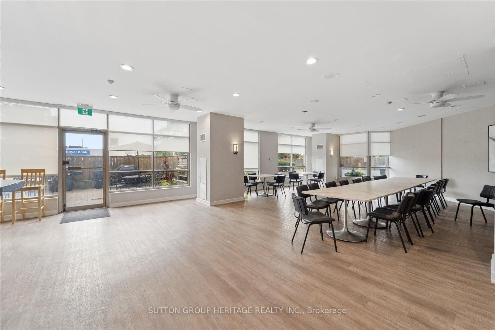 712 Rossland Road E, Unit 615 thumbnail 39