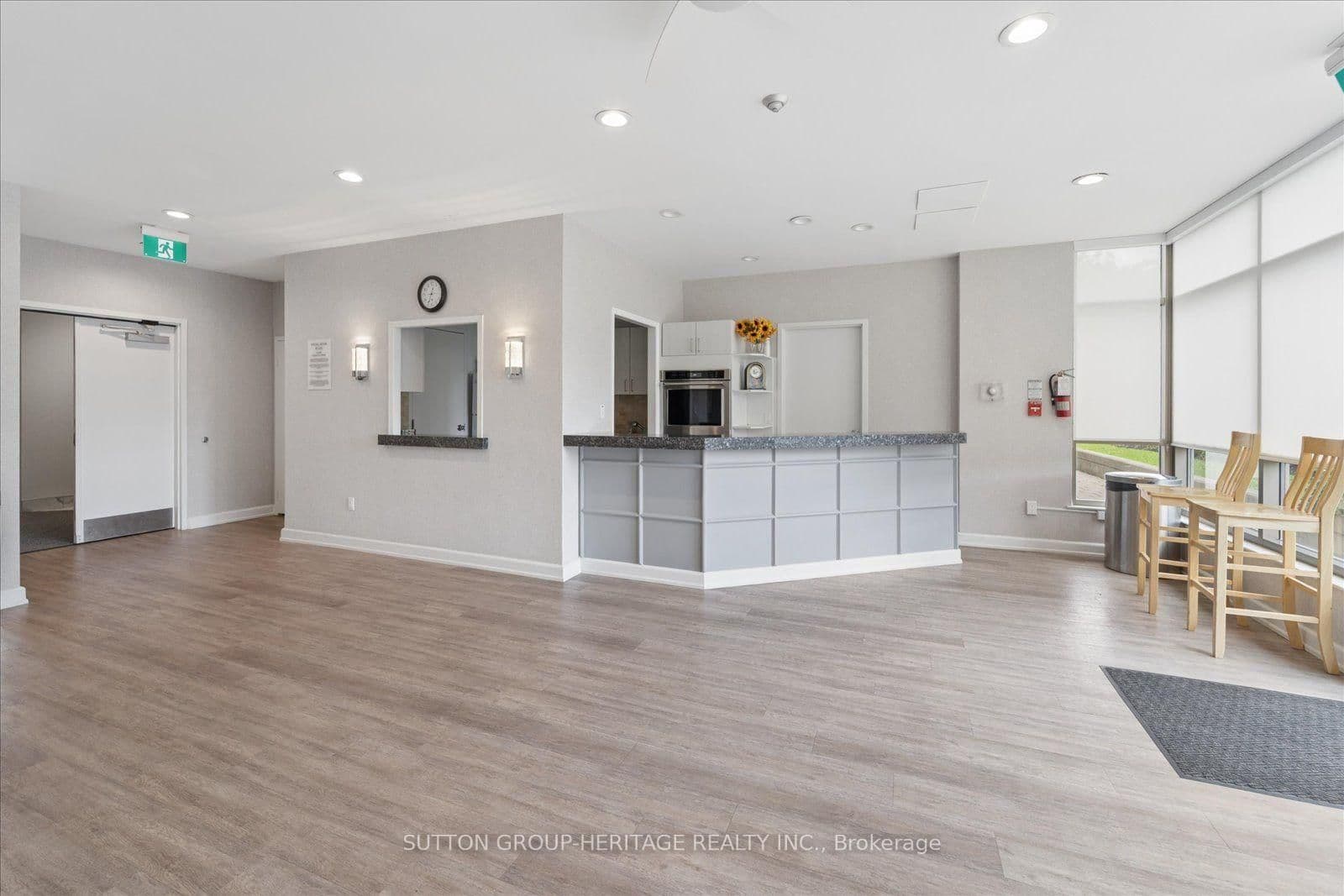 712 Rossland Road E, Unit 615 thumbnail 40