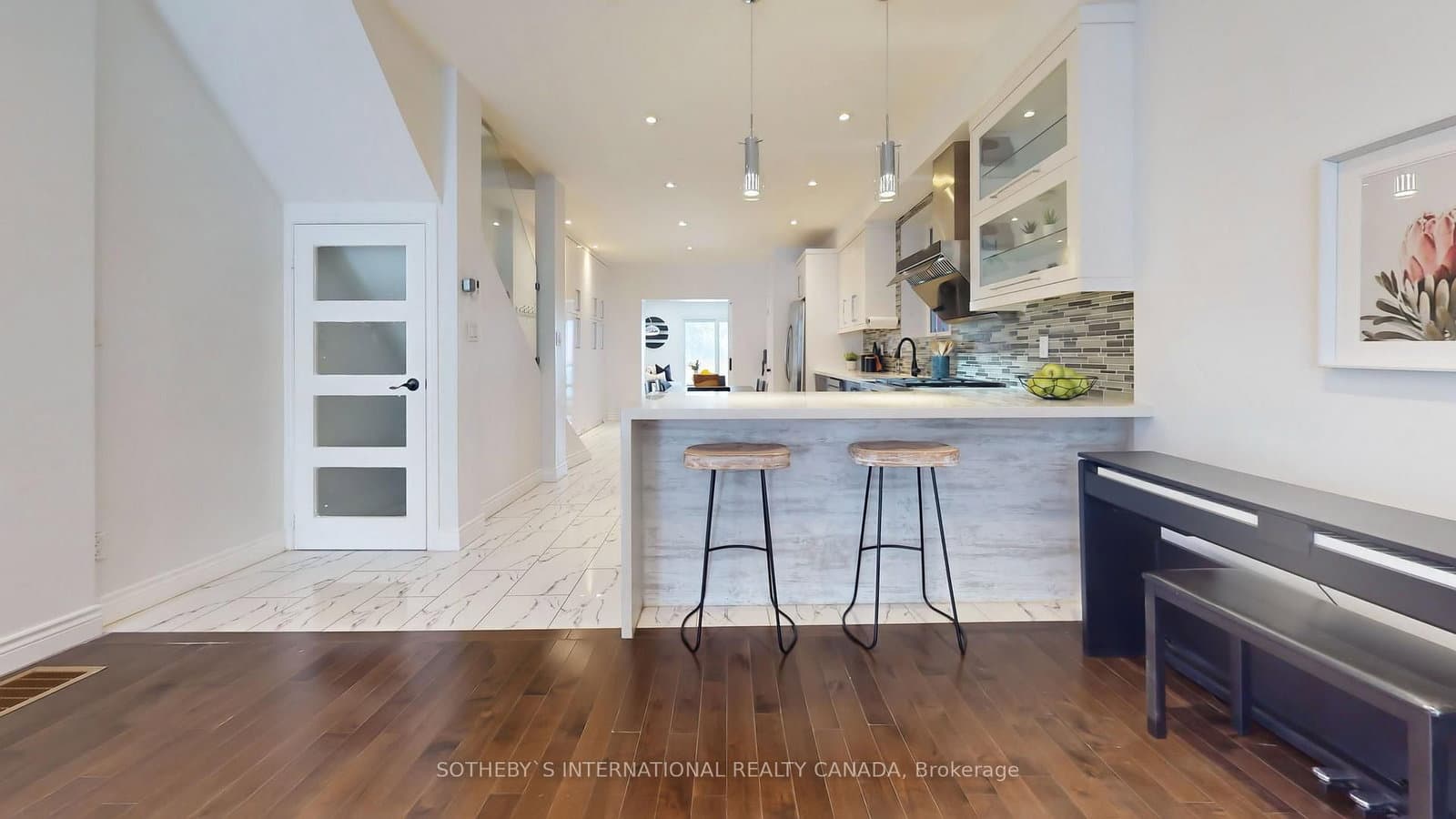 1271 Gerrard Street E thumbnail 5