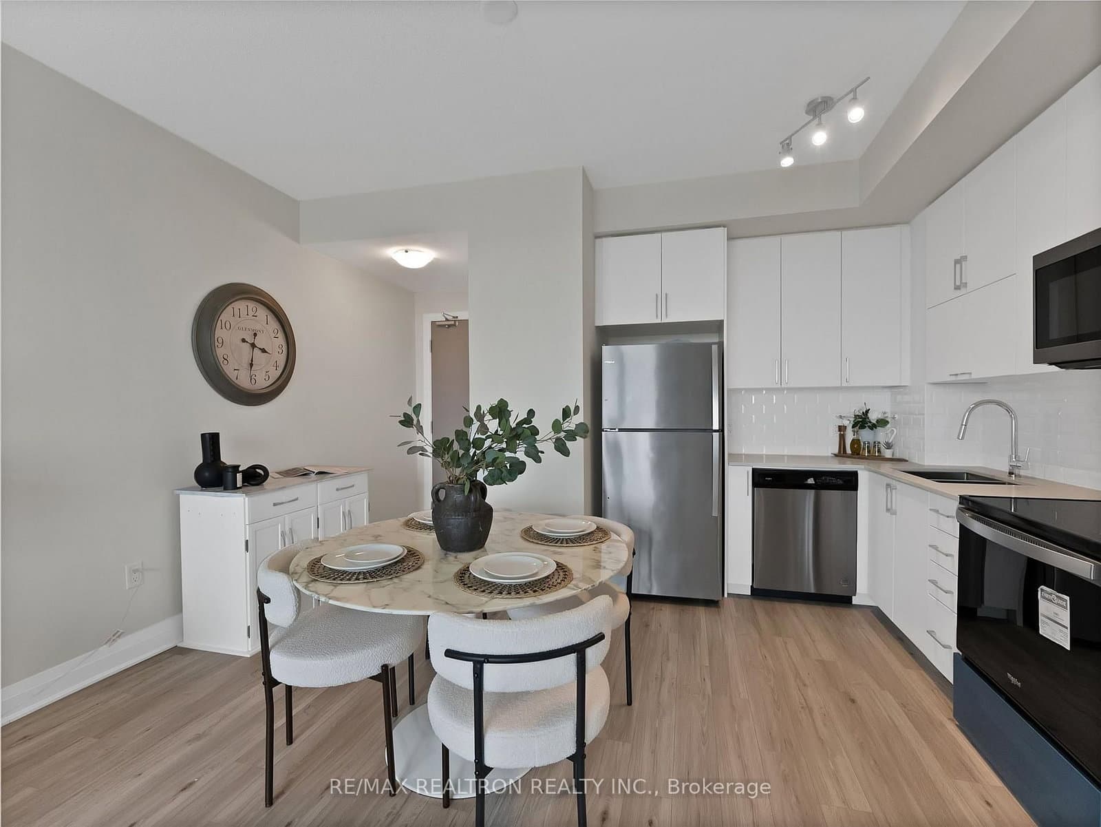 3220 Sheppard Avenue E, Unit 1702 thumbnail 6