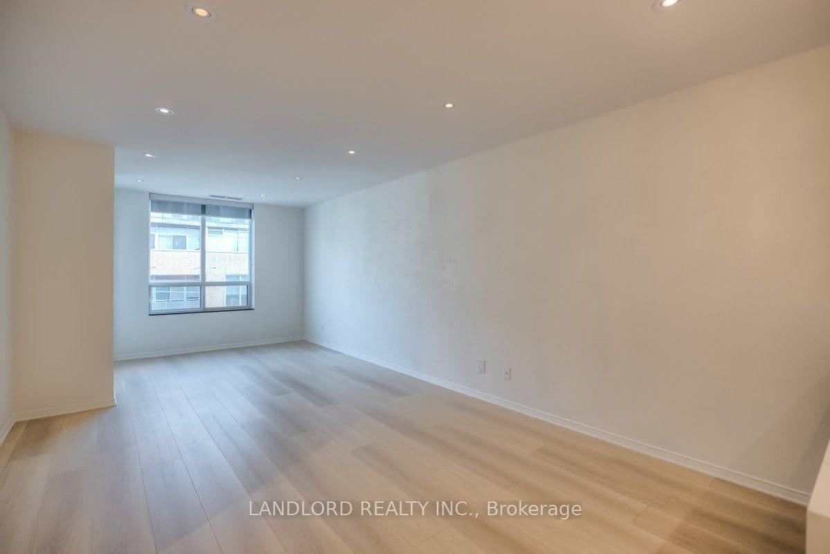 1863 Queen Street E, Unit 512 thumbnail 2