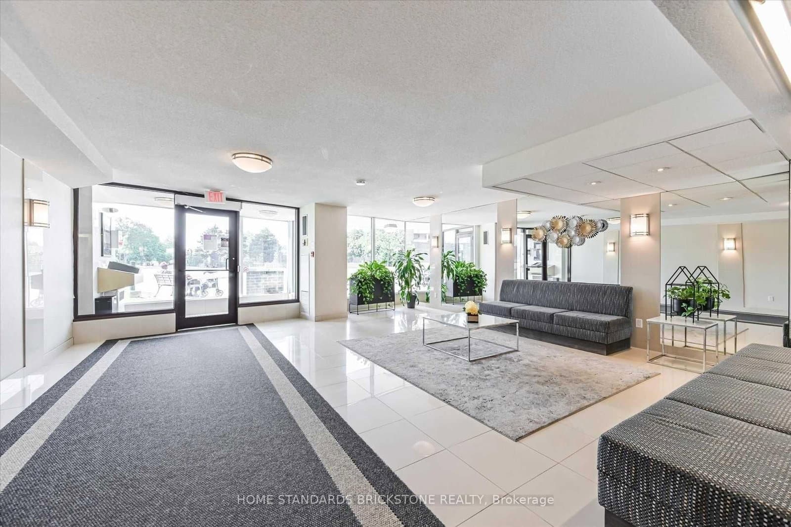 65 Huntingdale Boulevard NW, Unit 1903 thumbnail 4