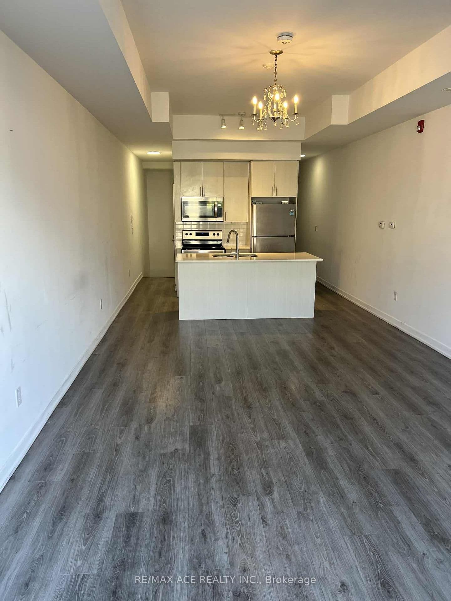 3686 St Clair Avenue E, Unit 105 thumbnail 4