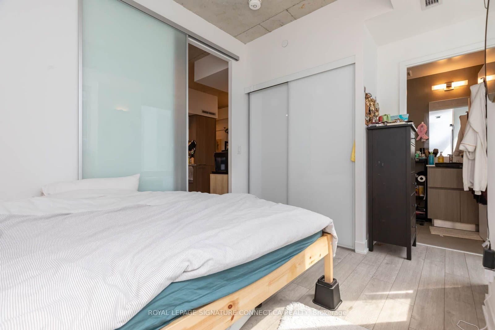 45 Baseball Place, Unit 902 thumbnail 9