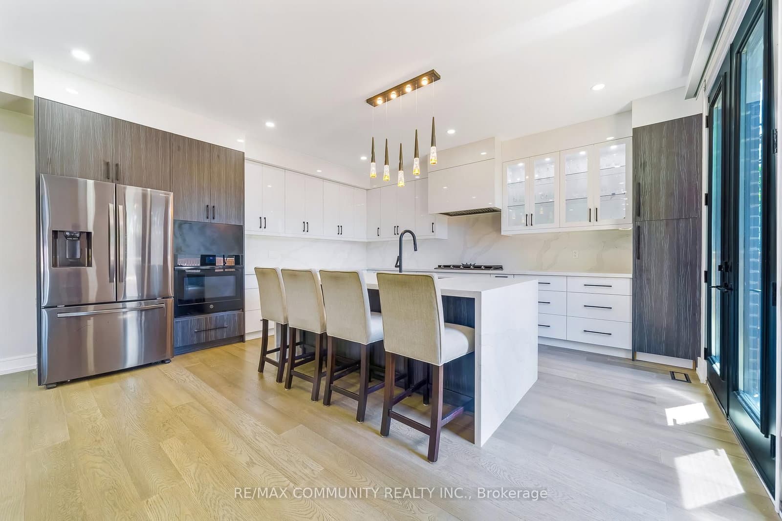 856 Kennedy Road thumbnail 12