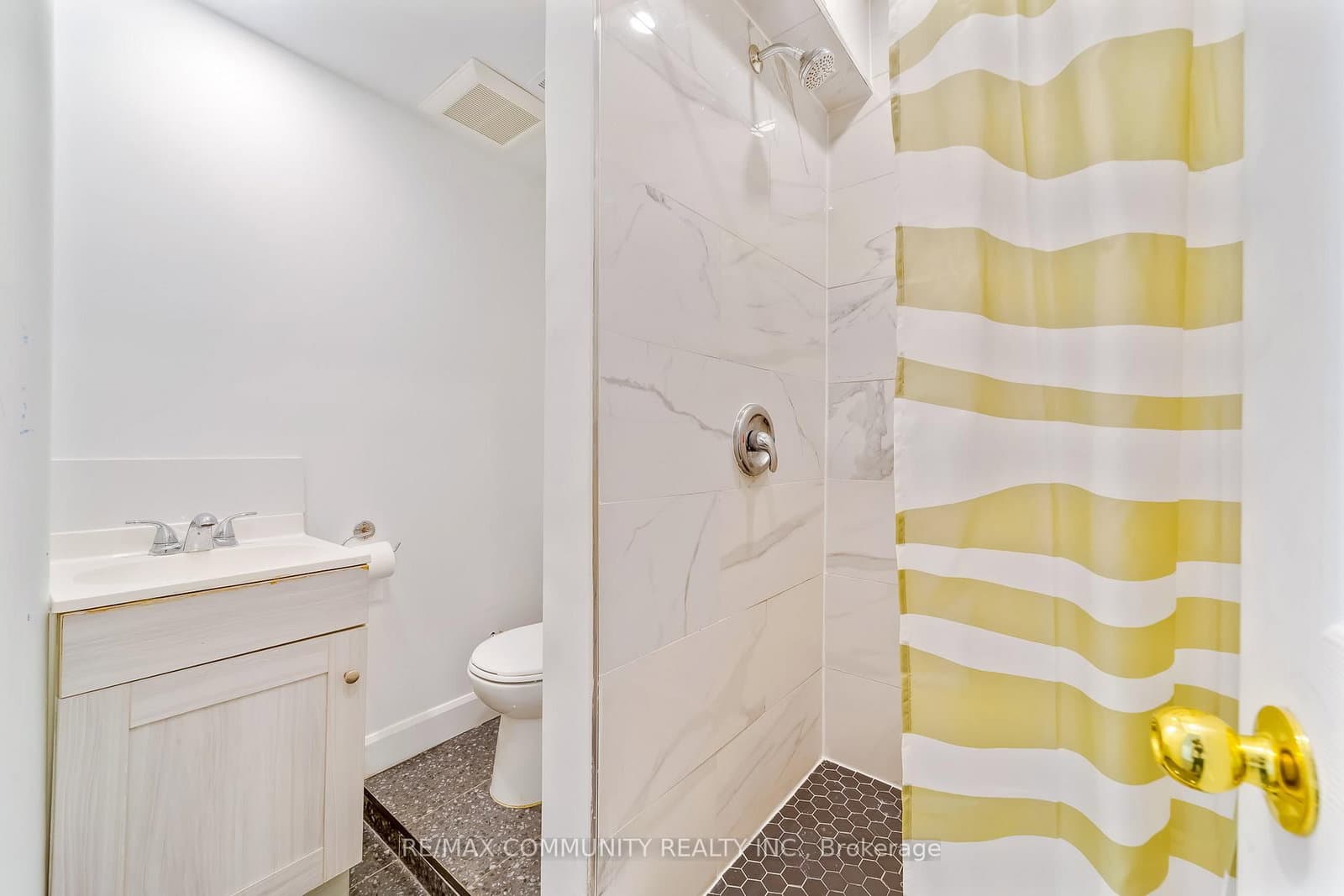 856 Kennedy Road thumbnail 45