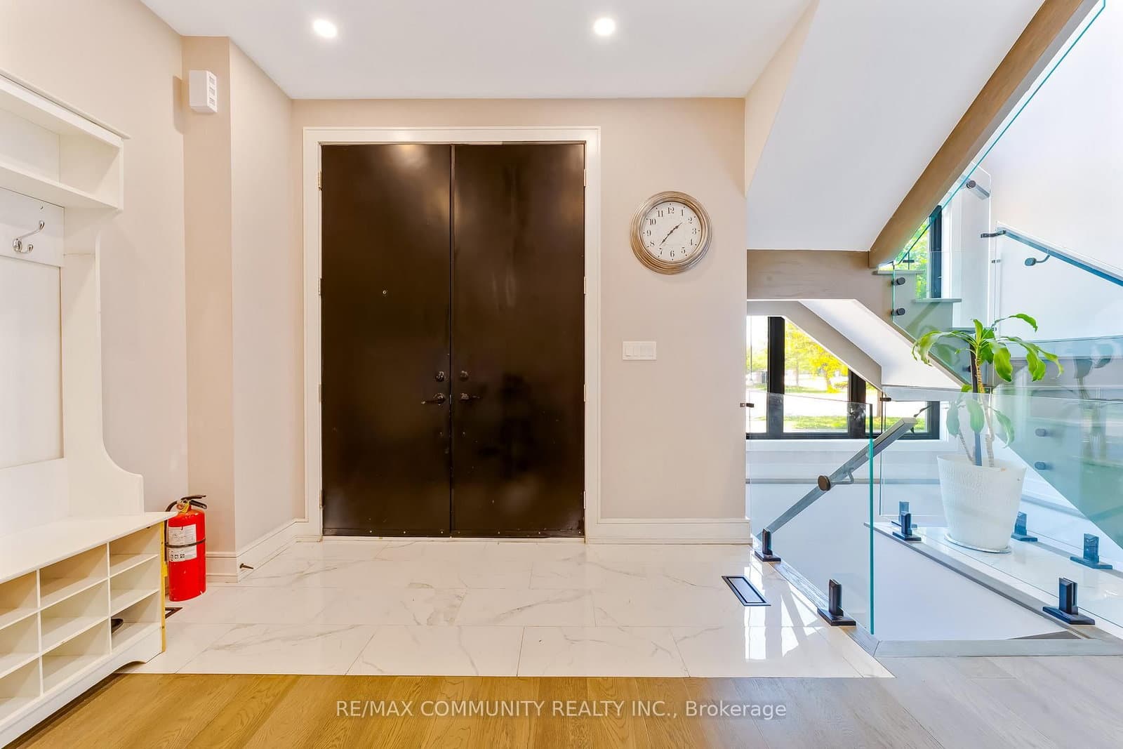 856 Kennedy Road thumbnail 6