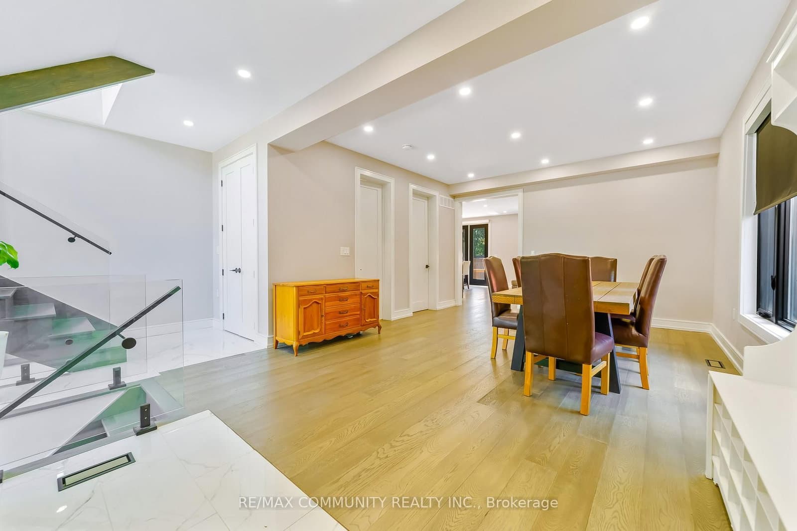 856 Kennedy Road thumbnail 7