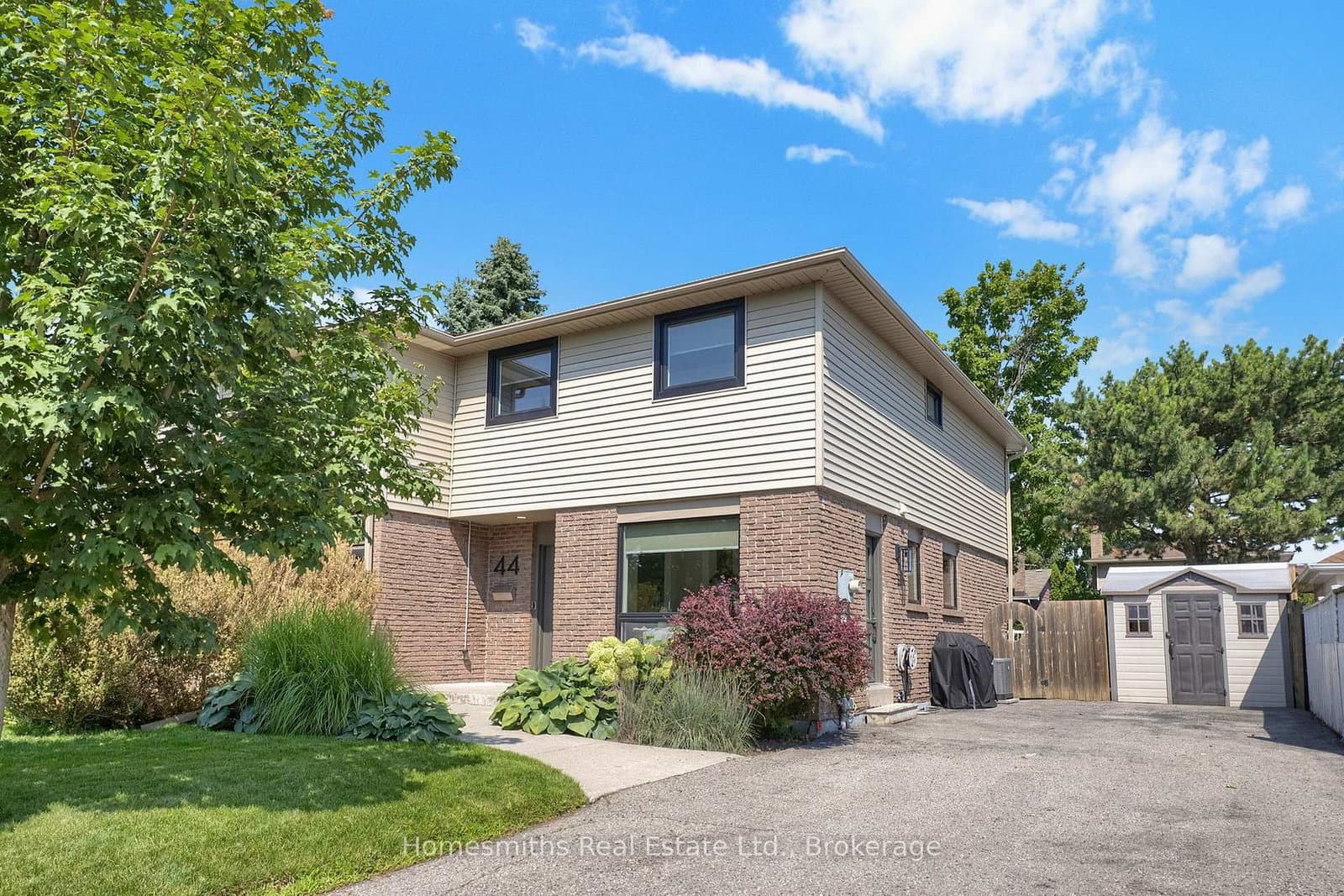 44 Loscombe Drive - Image 1
