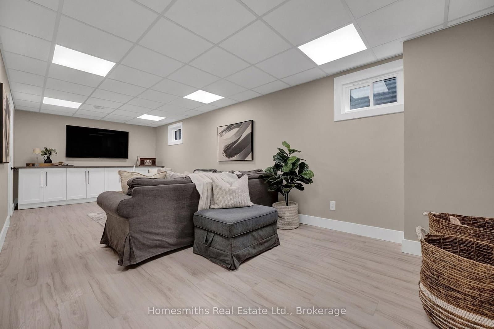 44 Loscombe Drive thumbnail 30