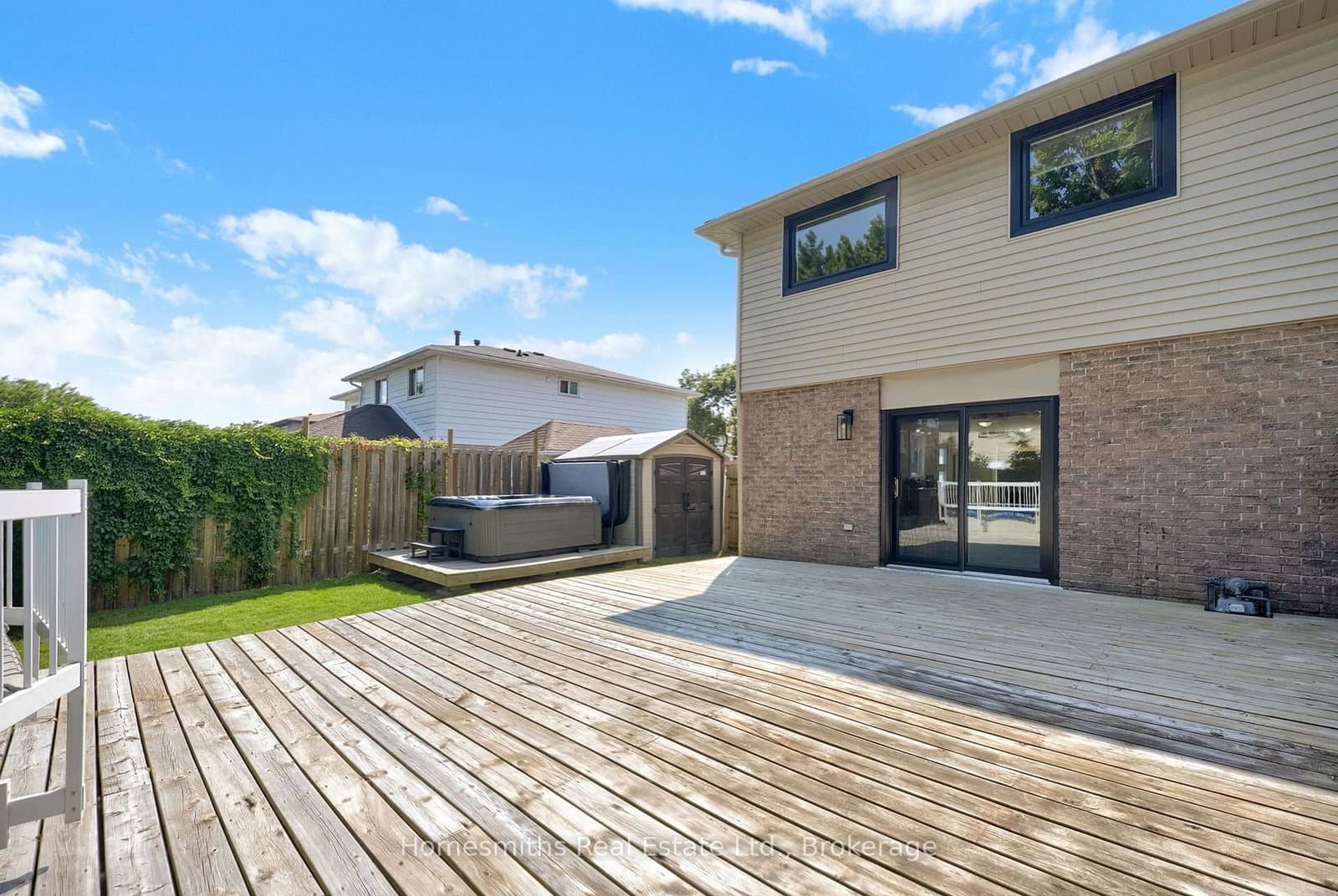 44 Loscombe Drive thumbnail 47