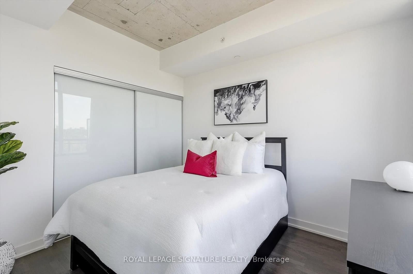 1238 Dundas Street E, Unit 711 thumbnail 13