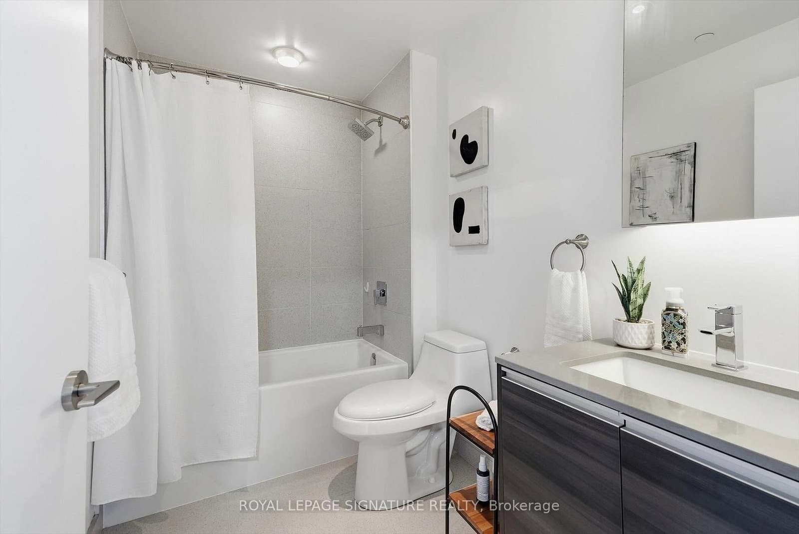 1238 Dundas Street E, Unit 711 thumbnail 17