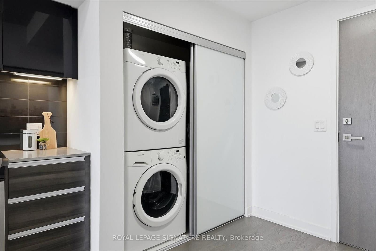 1238 Dundas Street E, Unit 711 thumbnail 18