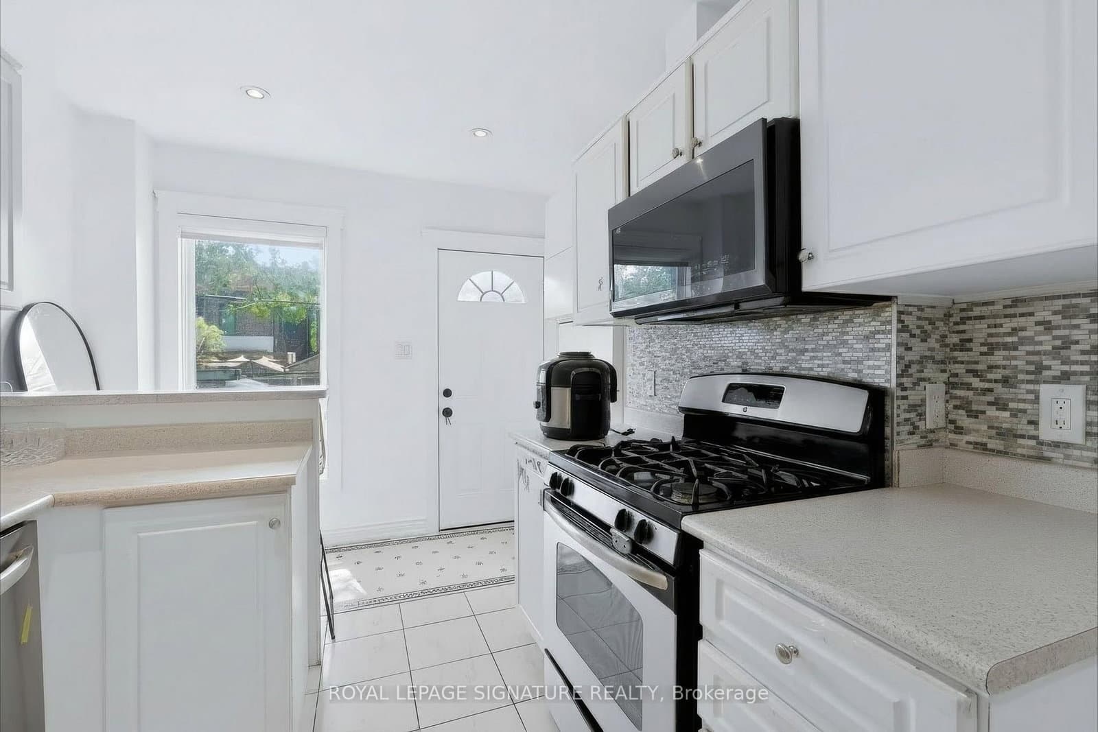 37 Strathcona Avenue thumbnail 9