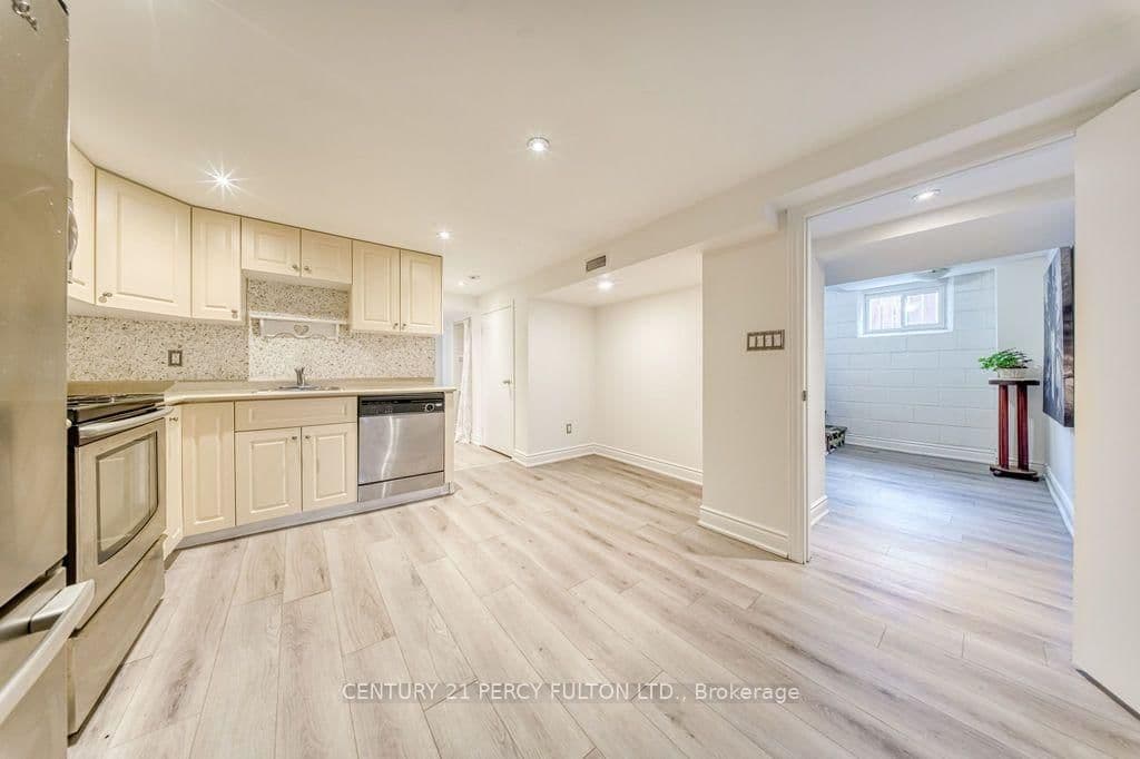 36 Merryfield Drive, Unit Bsmt thumbnail 10