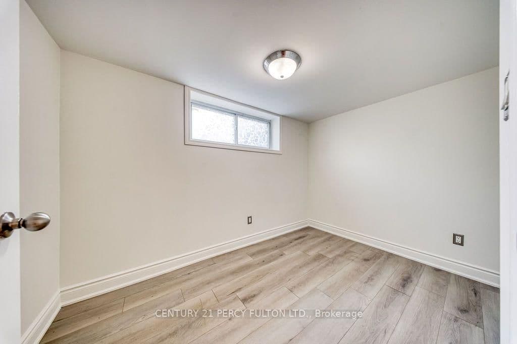 36 Merryfield Drive, Unit Bsmt thumbnail 22