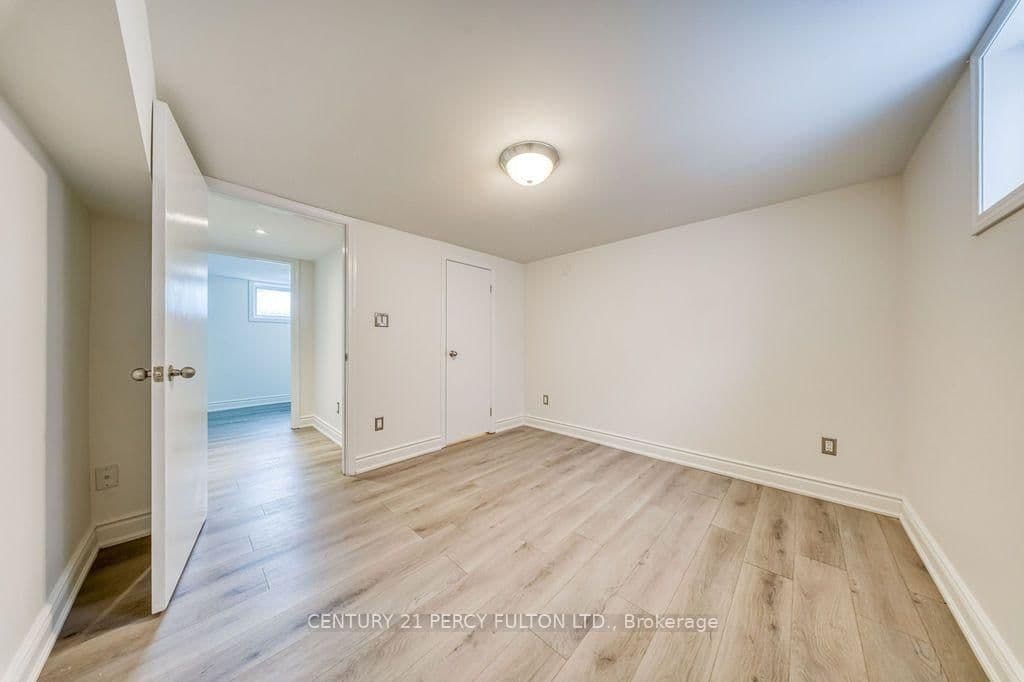 36 Merryfield Drive, Unit Bsmt thumbnail 26