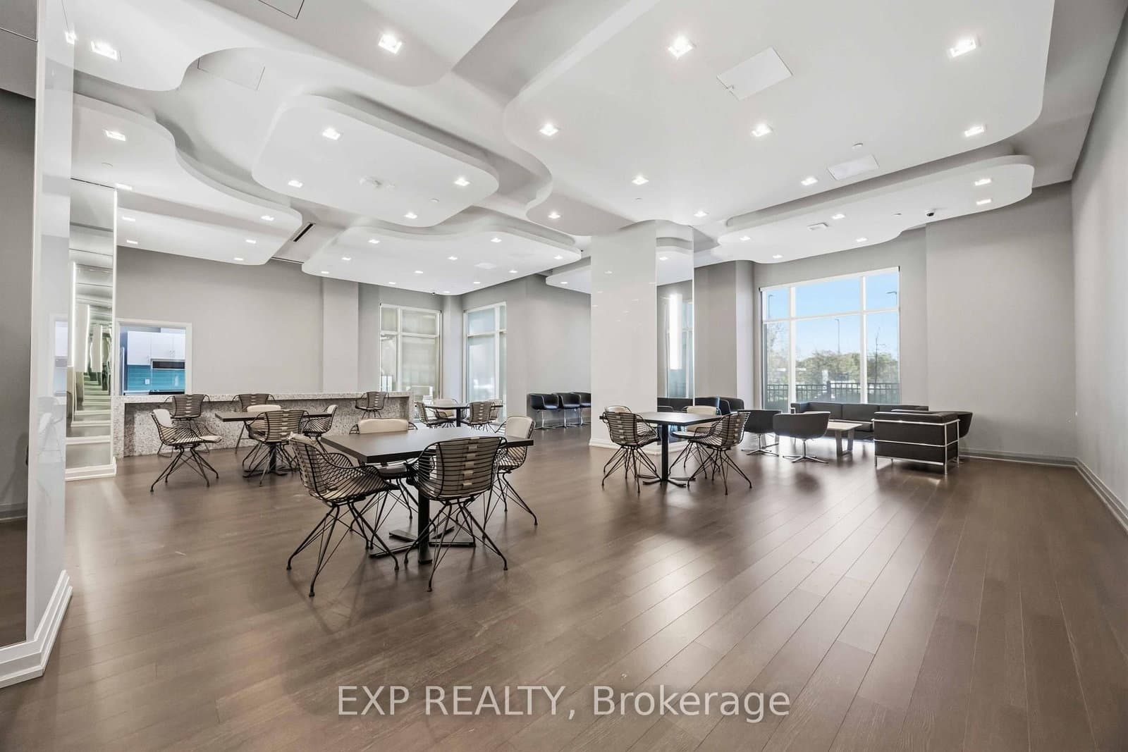 20 Meadowglen Place, Unit 2410 thumbnail 15