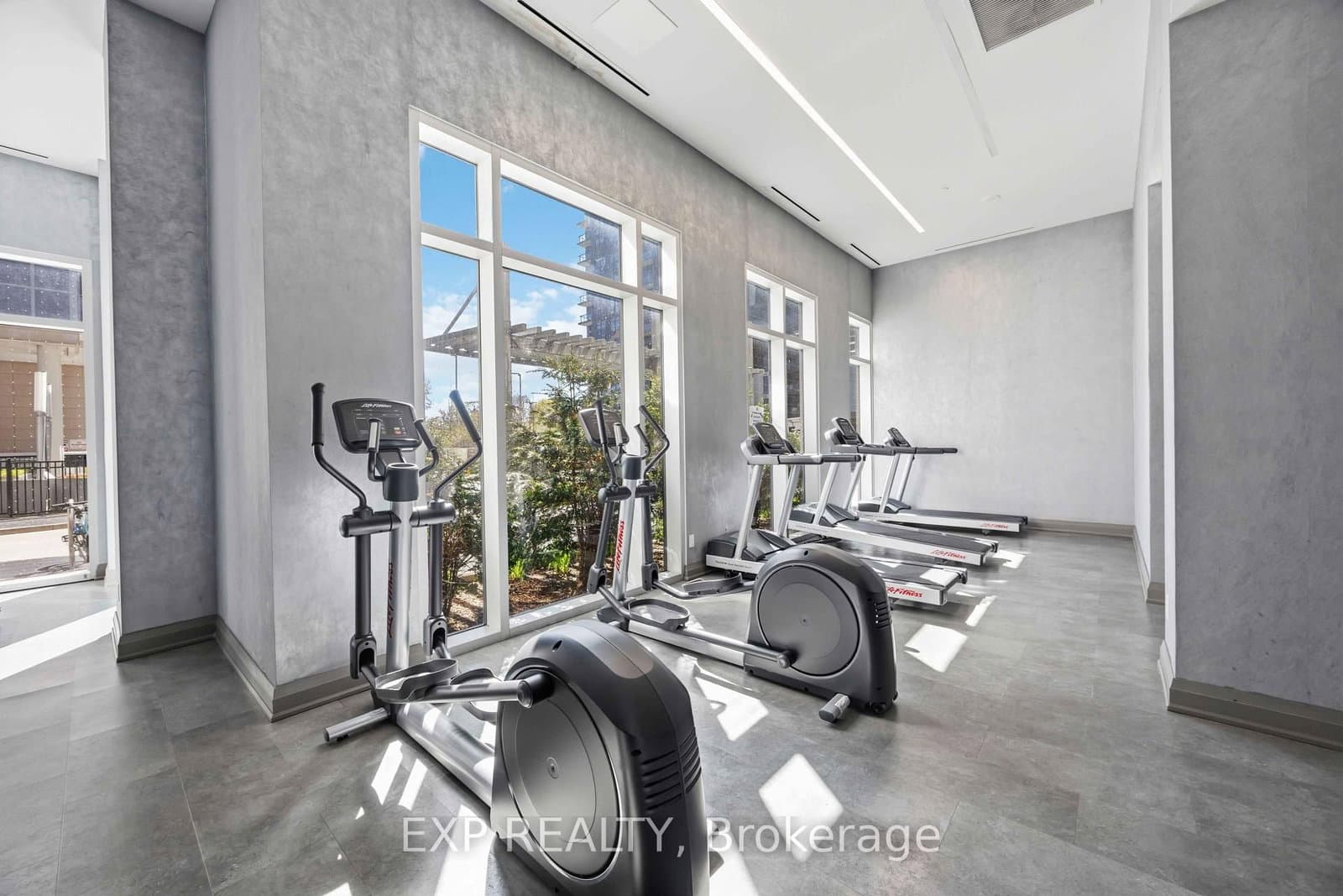 20 Meadowglen Place, Unit 2410 thumbnail 18