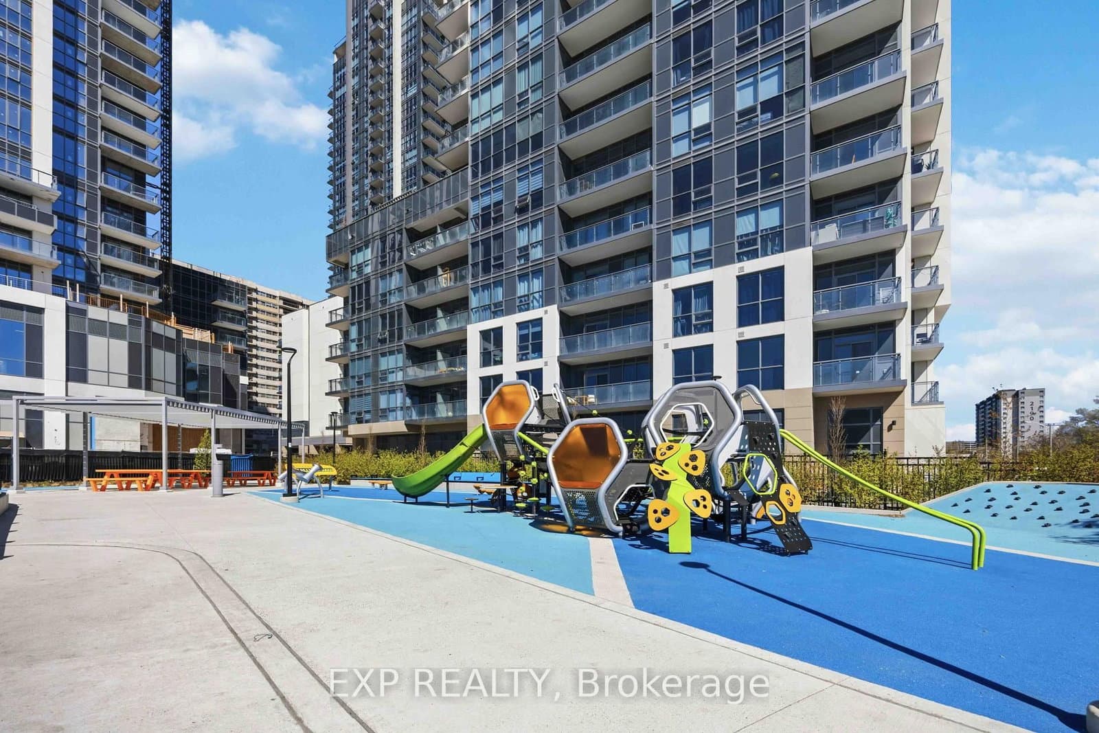 20 Meadowglen Place, Unit 2410 thumbnail 19