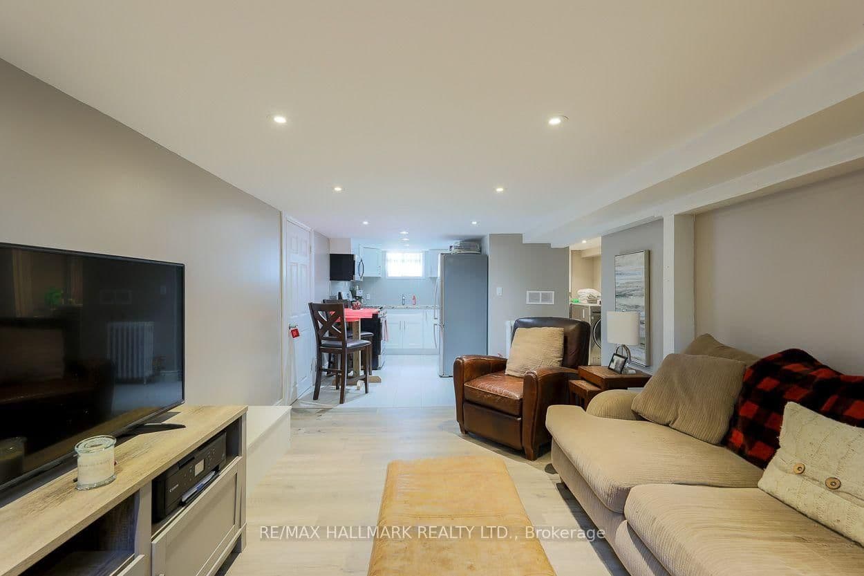 110 Lakeside Avenue thumbnail 19