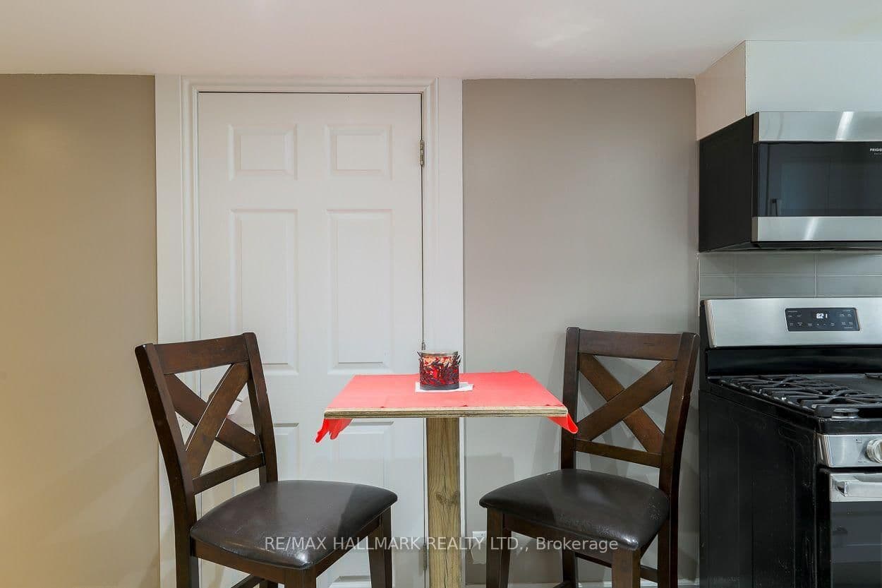 110 Lakeside Avenue thumbnail 21