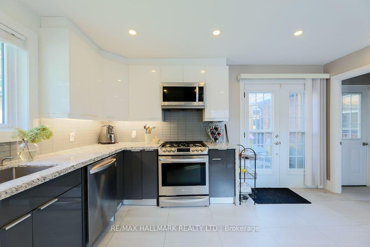 110 Lakeside Avenue thumbnail 8