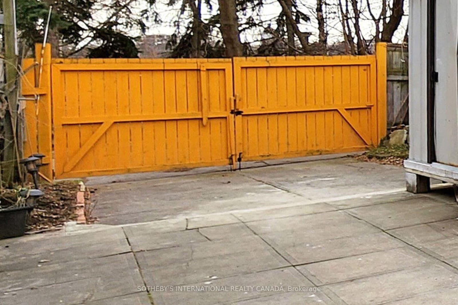1271 Gerrard Street E thumbnail 24