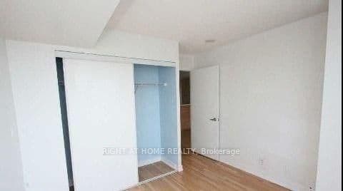 36 Lee Centre Drive, Unit 2016 thumbnail 10
