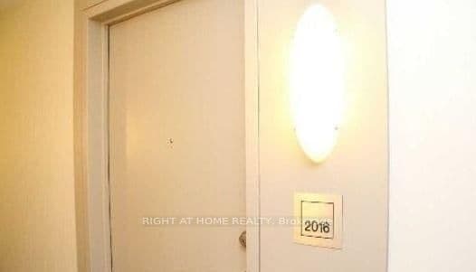 36 Lee Centre Drive, Unit 2016 thumbnail 3