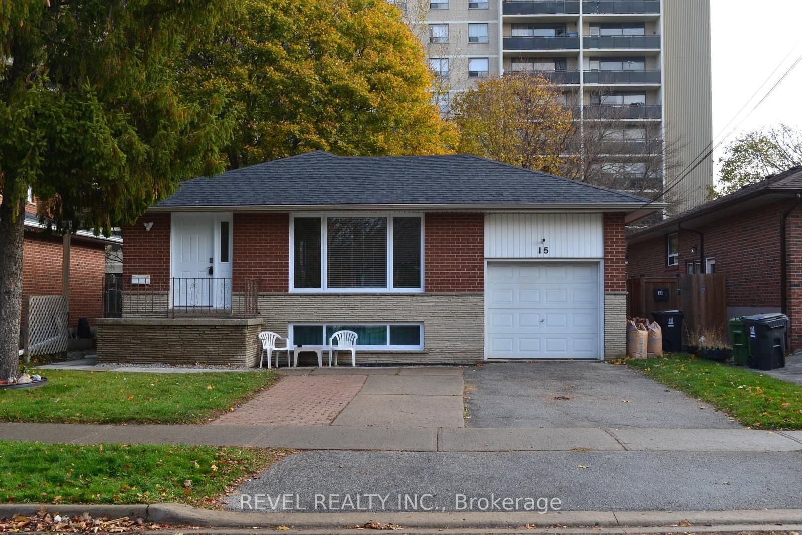 15 Cedar Brae Boulevard - Image 1