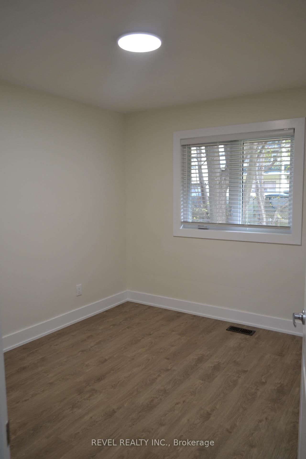 15 Cedar Brae Boulevard thumbnail 19