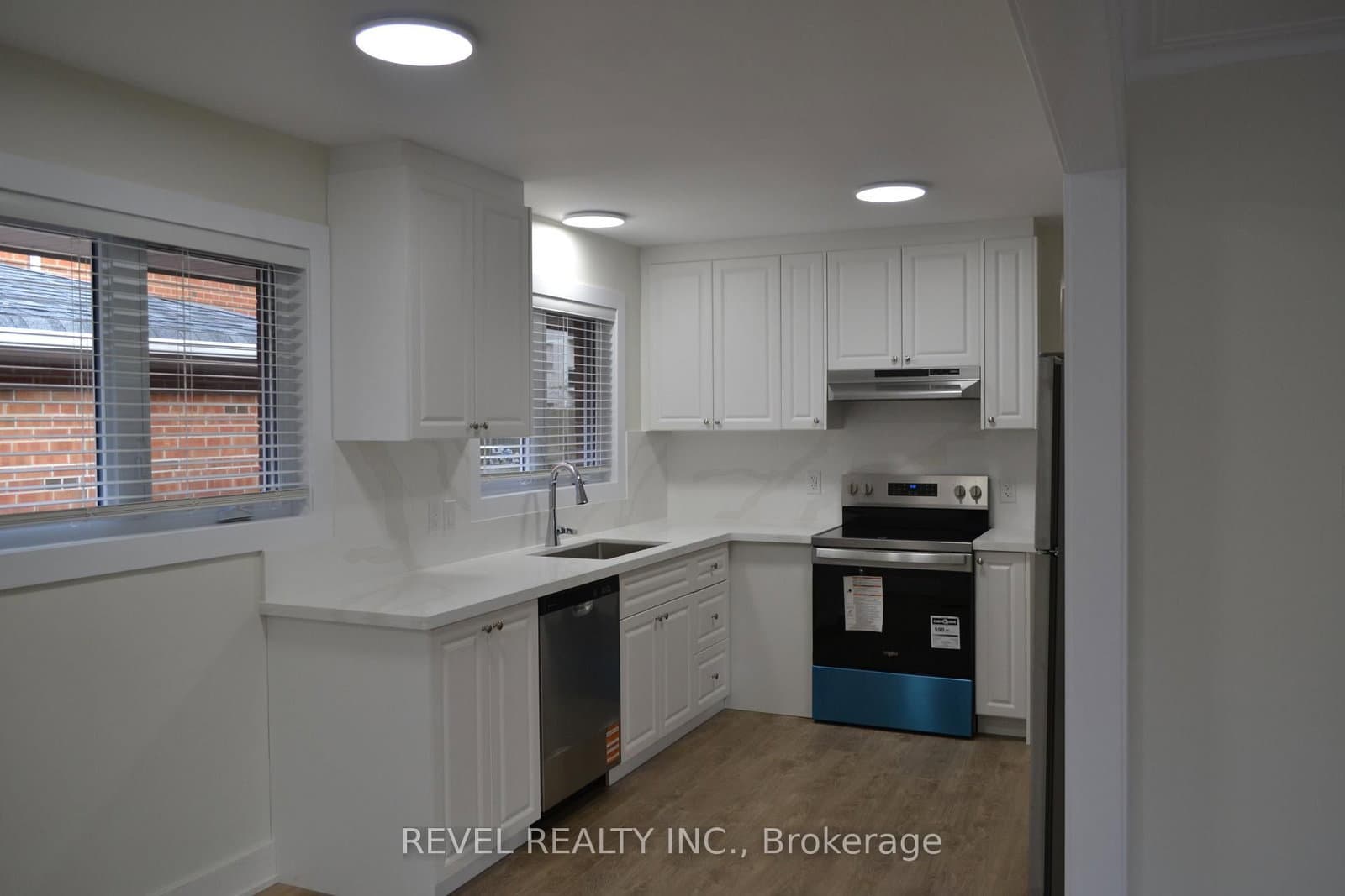 15 Cedar Brae Boulevard thumbnail 2