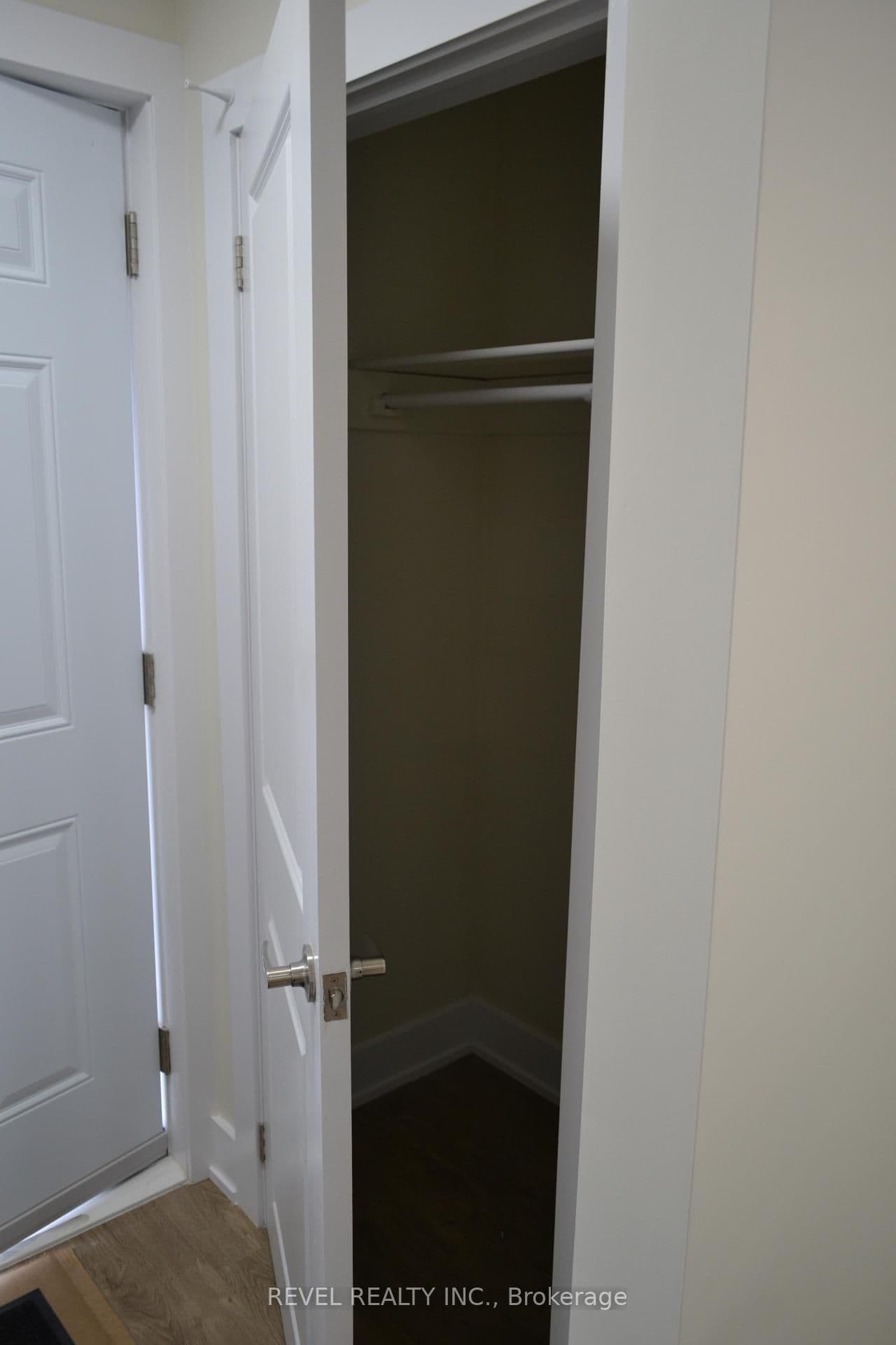 15 Cedar Brae Boulevard thumbnail 22