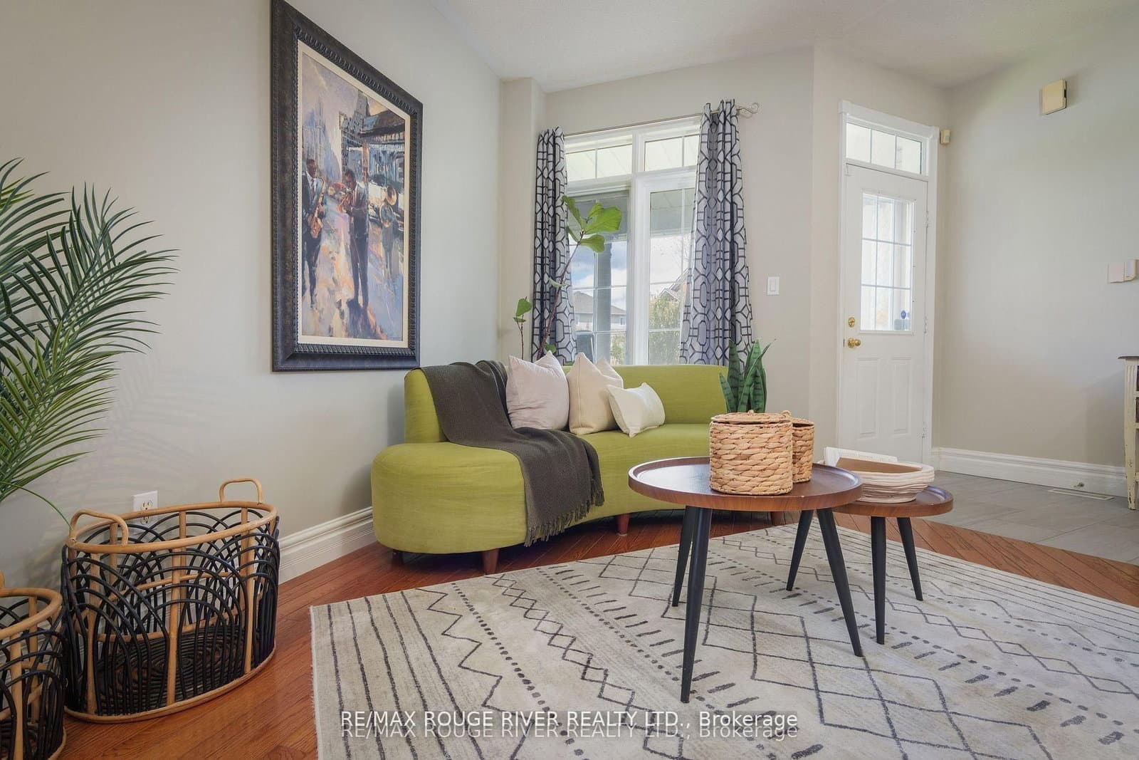 433 Woodsmere Crescent thumbnail 5
